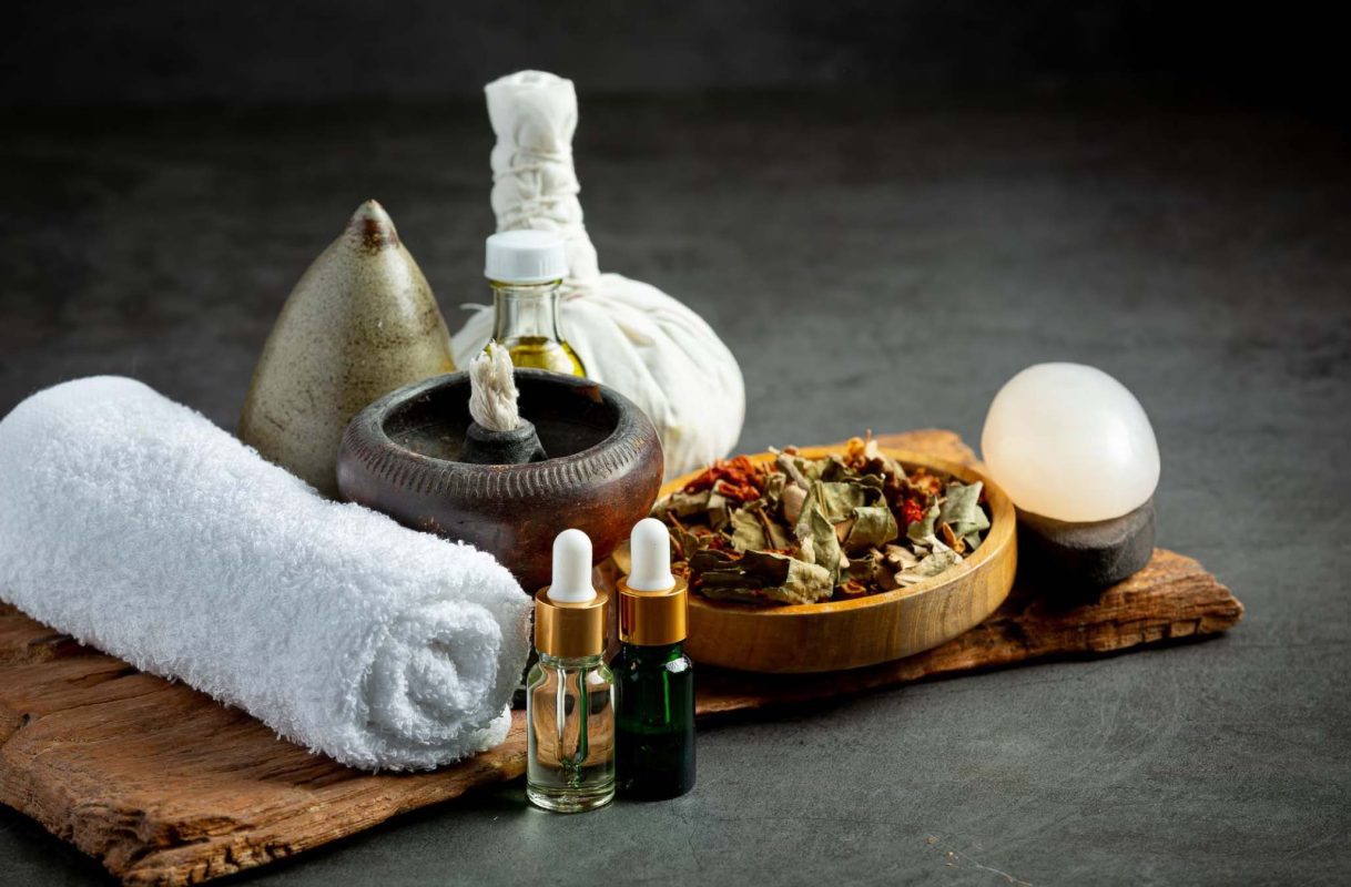 Blending Best Essential Oils for Aromatherapy